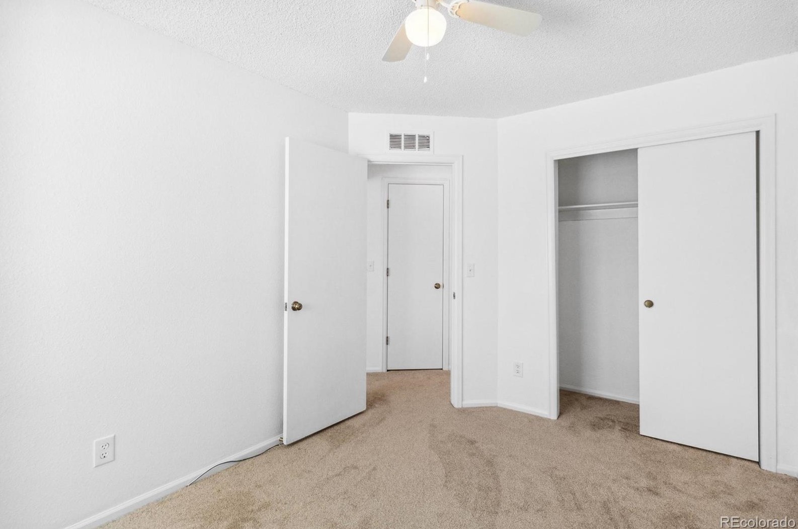 9569 Brentford Dr, Littleton CO 80130-3785 exterior