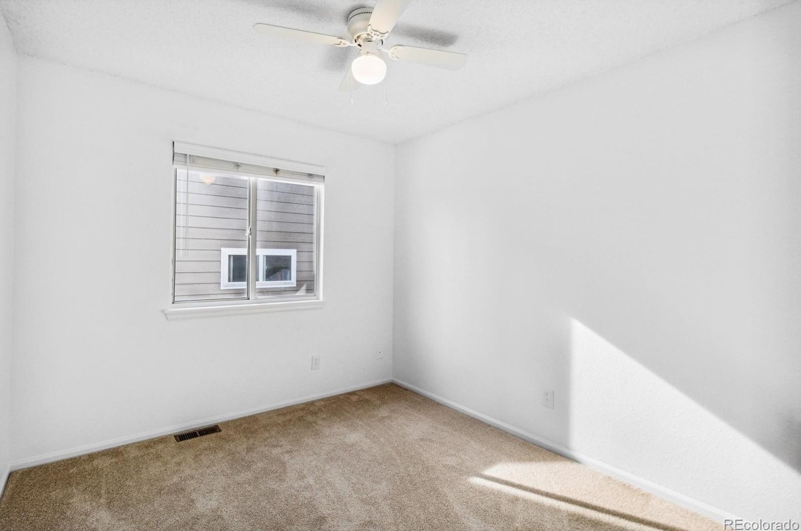 9569 Brentford Dr, Littleton CO 80130-3785 exterior