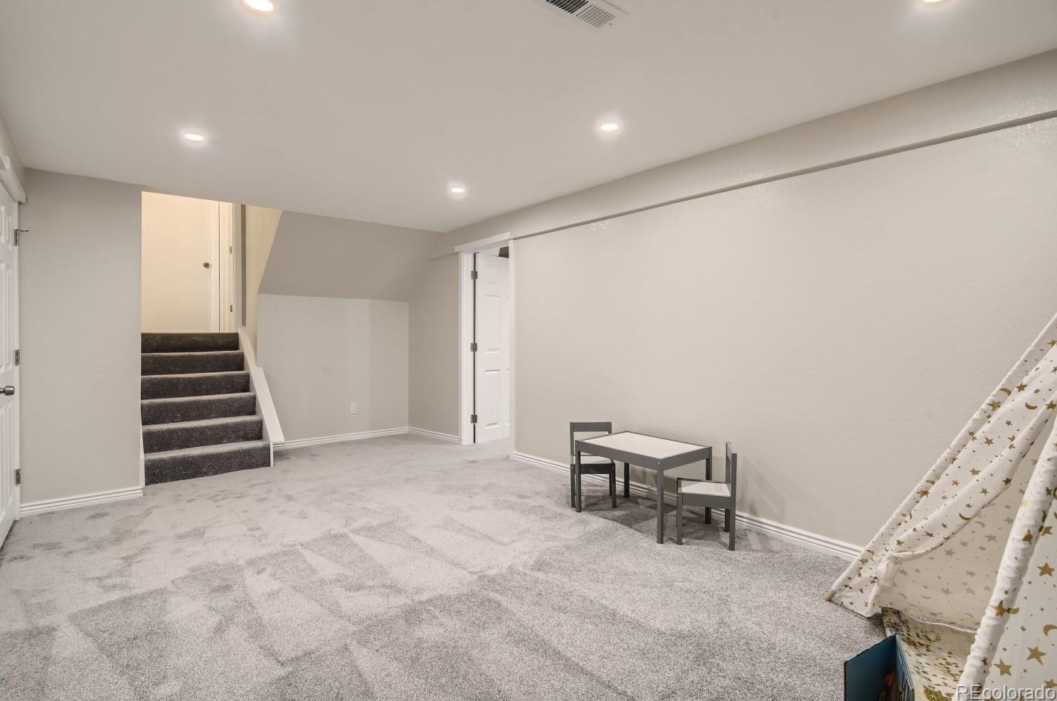 5161 Quarles Dr, Littleton CO  80128-6417 exterior