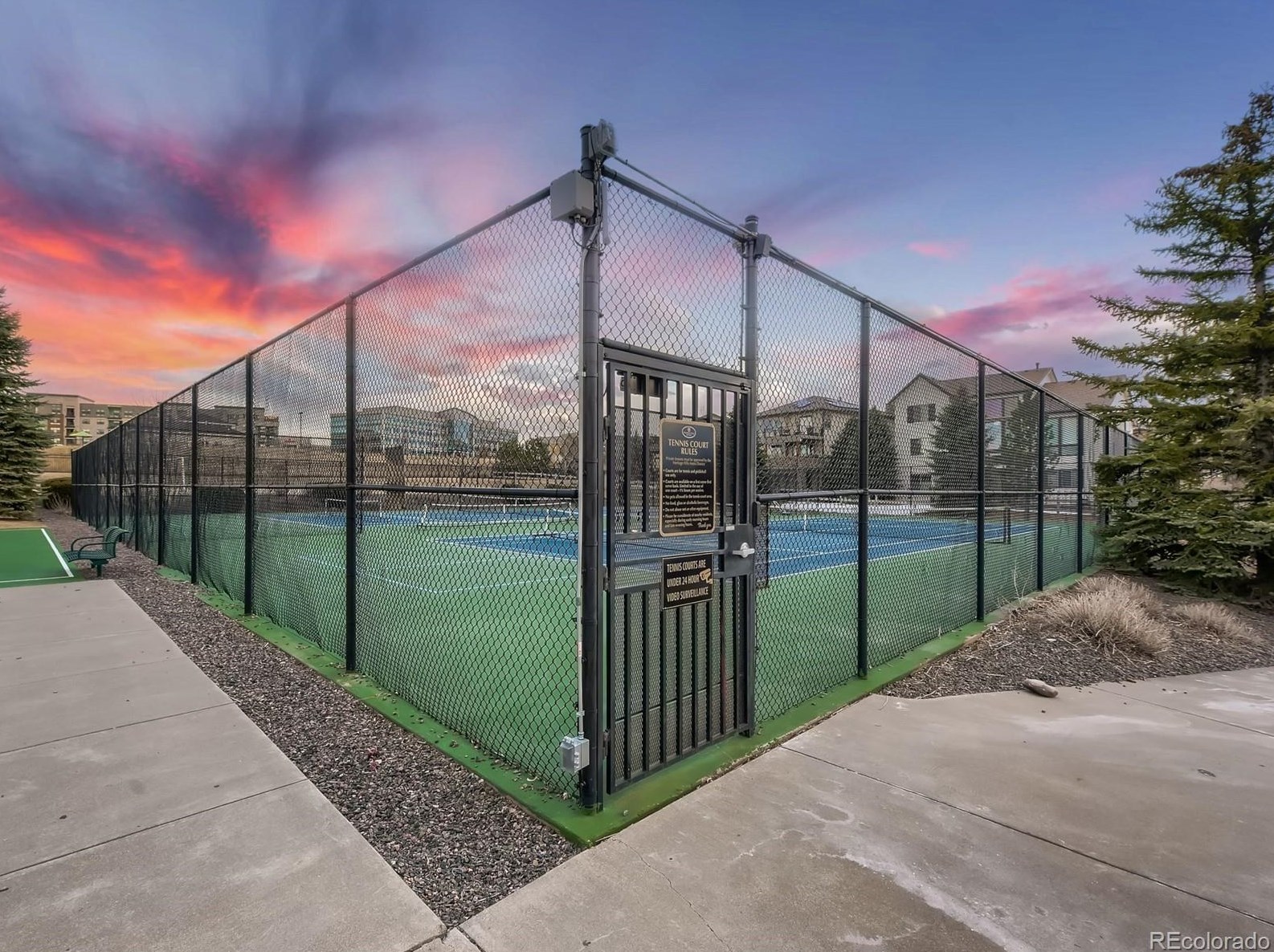 9670 Sunset Hill Dr, Littleton CO 80124-6719 exterior