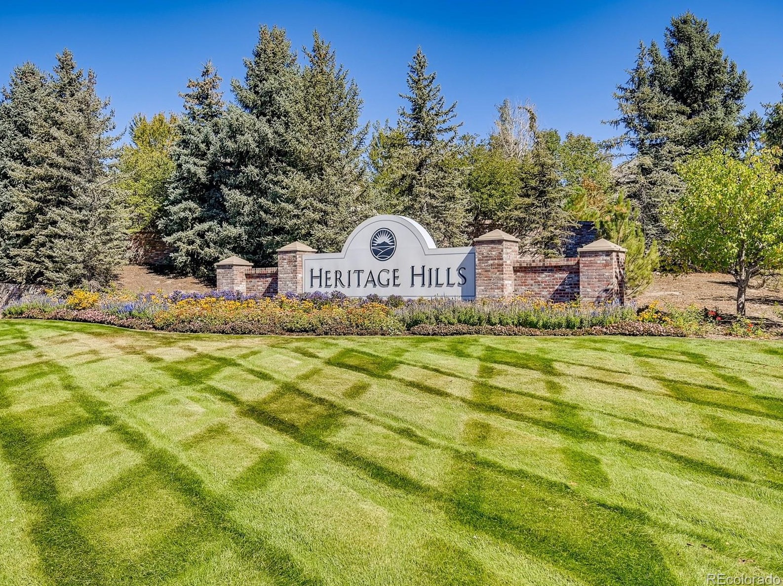 9670 Sunset Hill Dr, Littleton CO 80124-6719 exterior