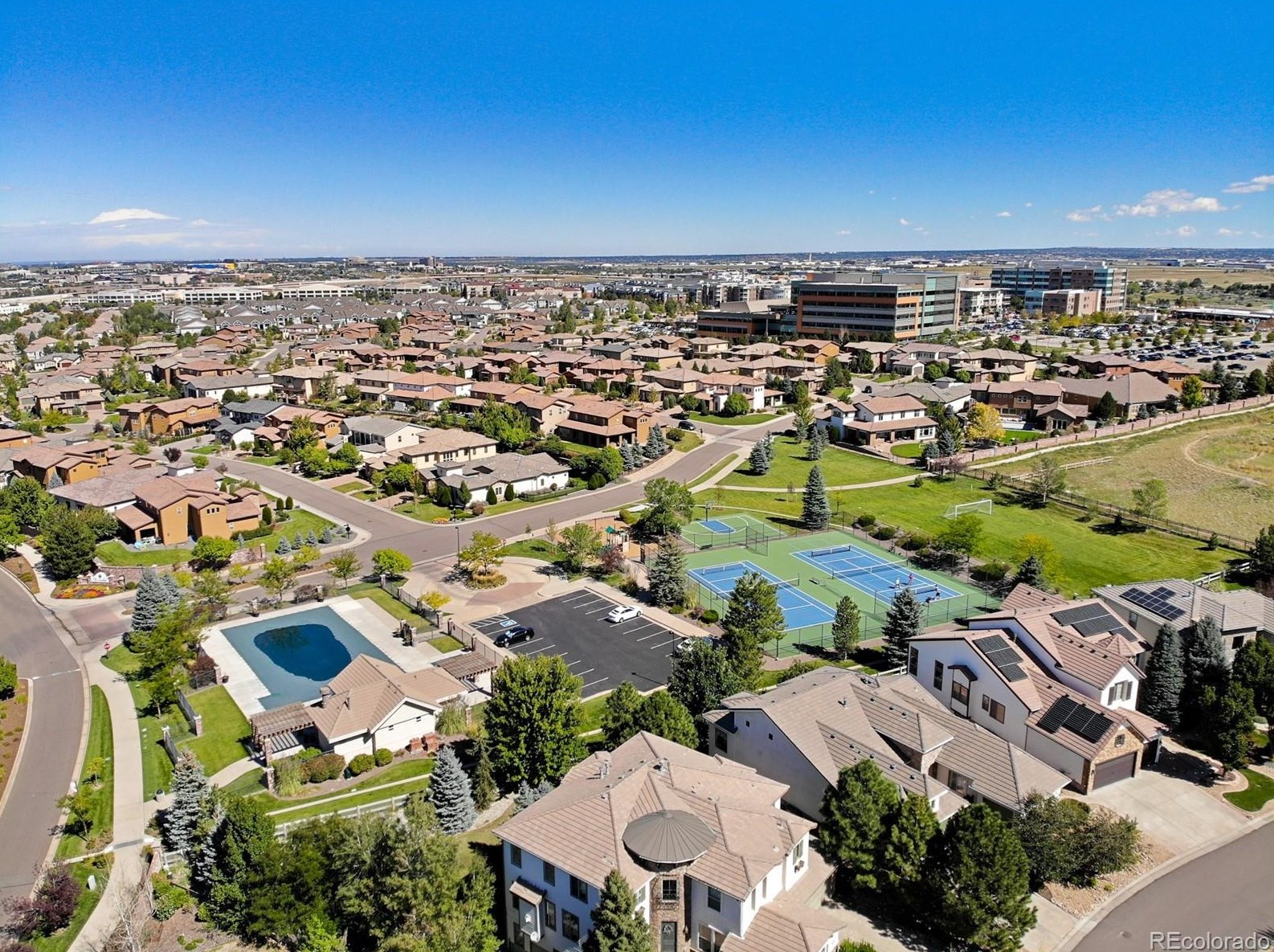 9670 Sunset Hill Dr, Littleton CO 80124-6719 exterior