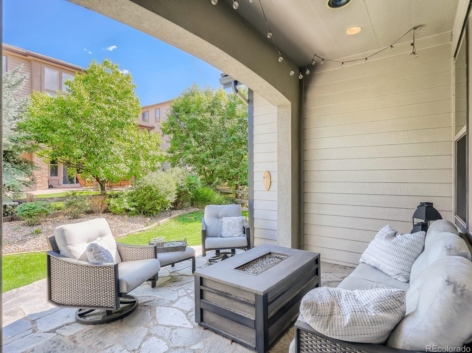 9670 Sunset Hill Dr, Littleton CO 80124-6719 exterior