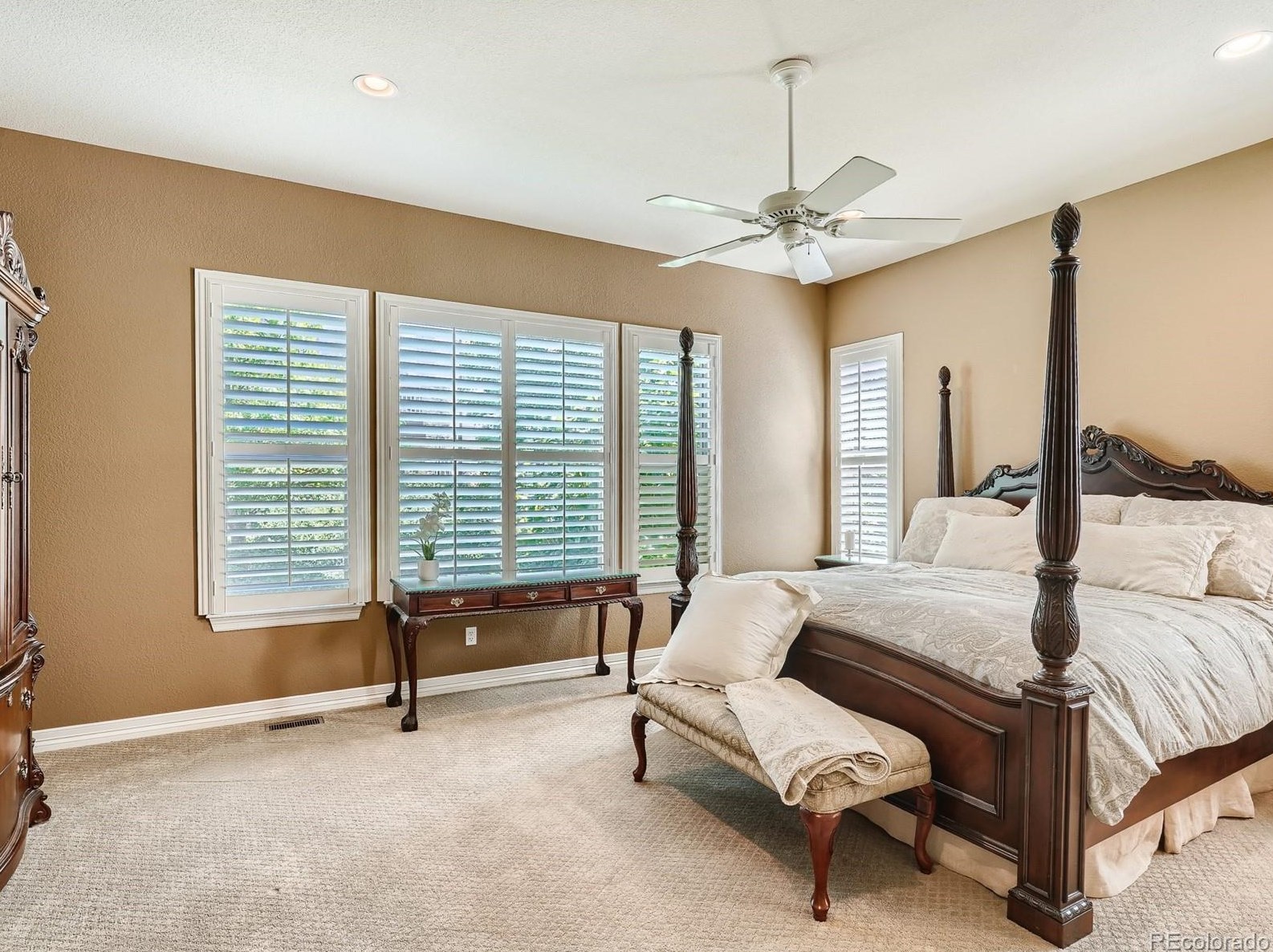 9670 Sunset Hill Dr, Littleton CO 80124-6719 exterior