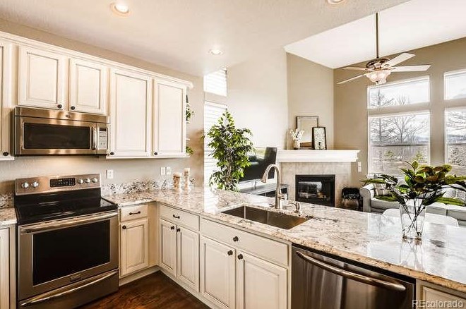8439 Devinney Ct, Arvada CO  80005-5883 exterior