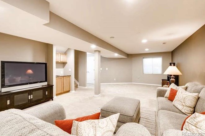 8439 Devinney Ct, Arvada CO  80005-5883 exterior