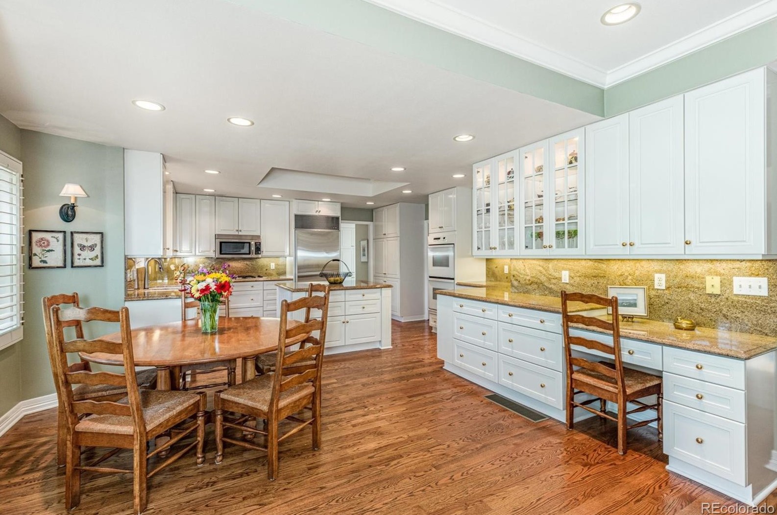 5698 Green Oaks Dr, Littleton CO 80121-1327 exterior