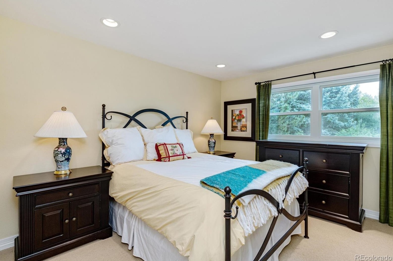 5698 Green Oaks Dr, Littleton CO 80121-1327 exterior