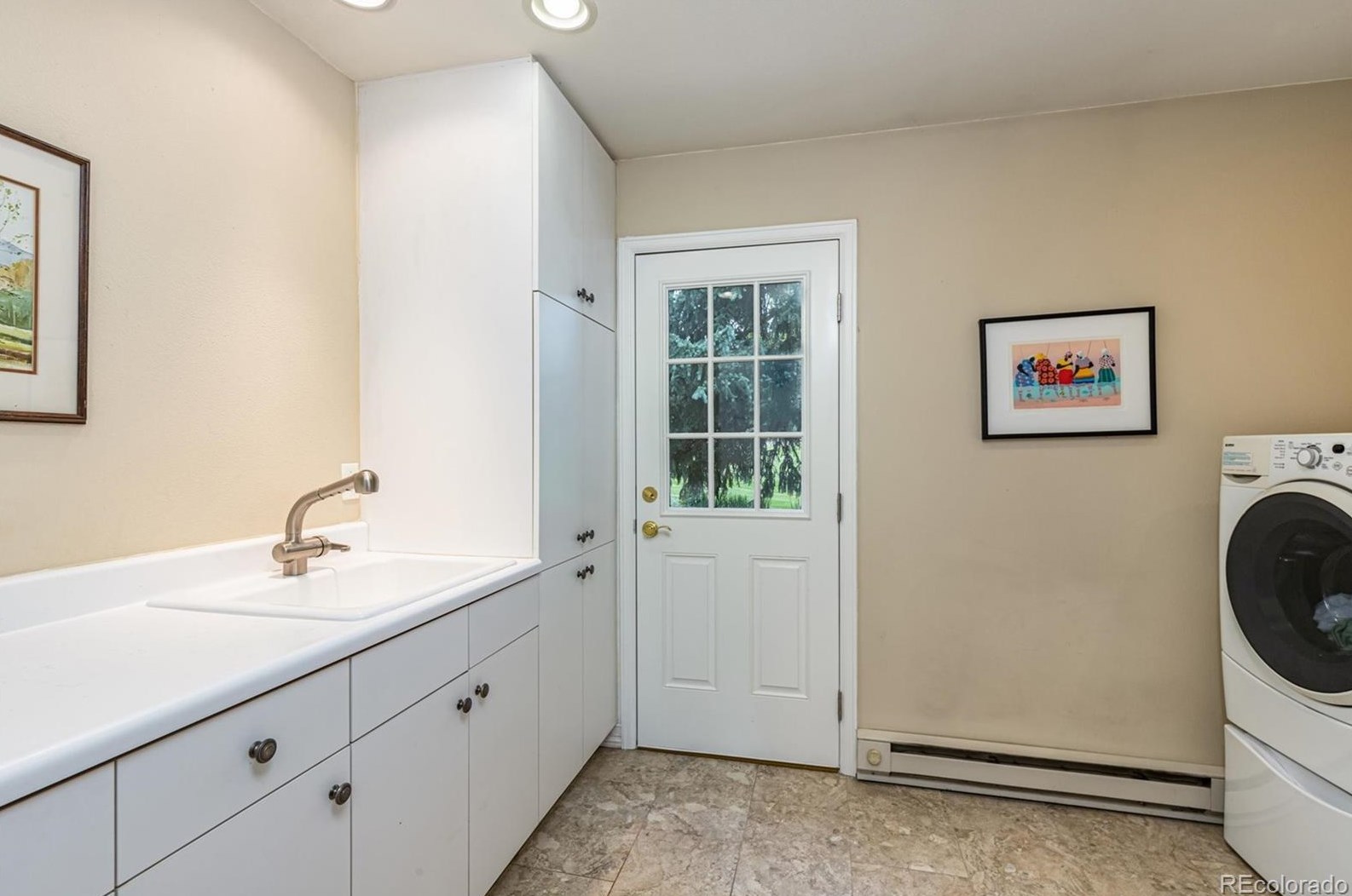 5698 Green Oaks Dr, Littleton CO 80121-1327 exterior