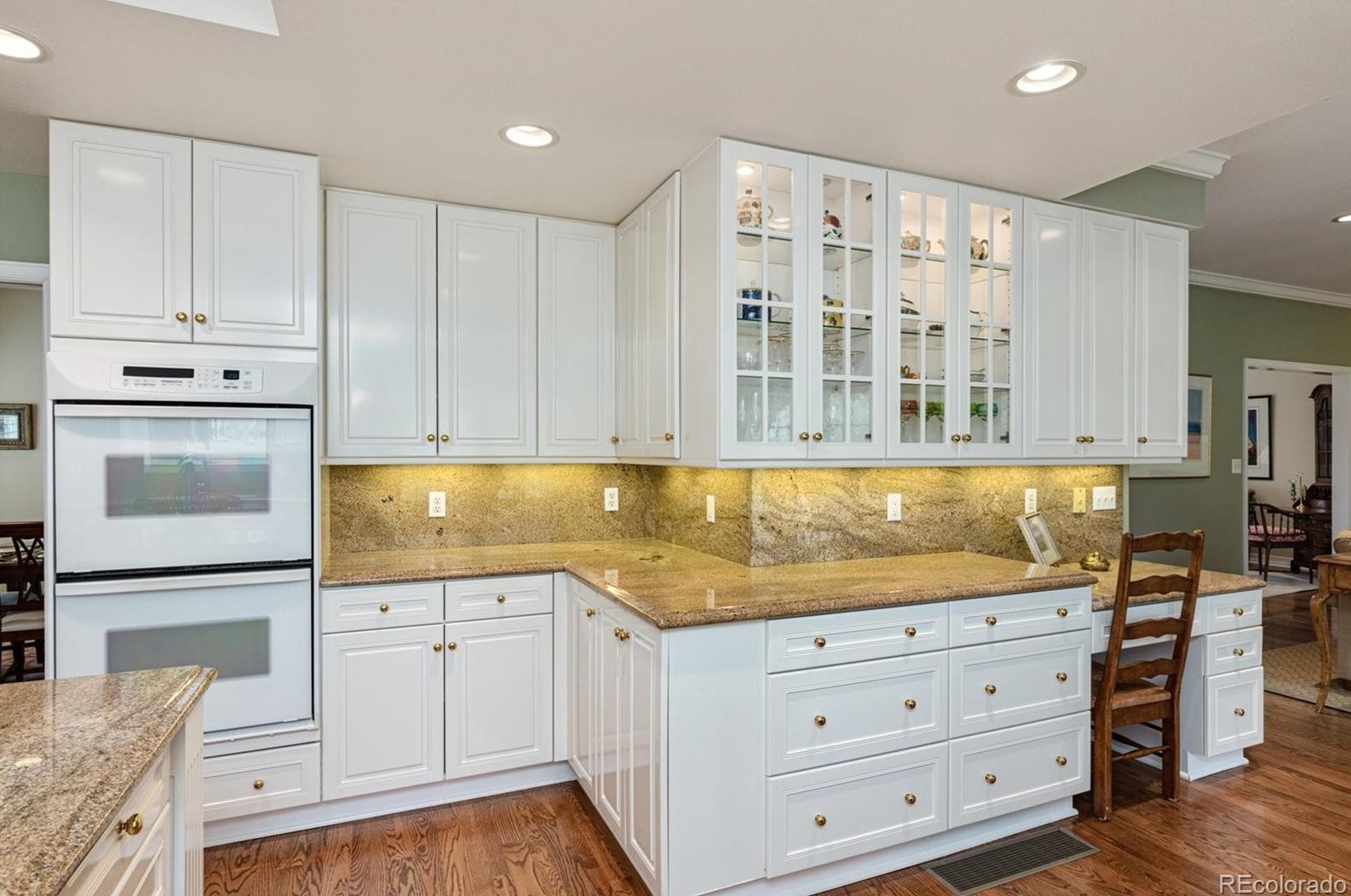 5698 Green Oaks Dr, Littleton CO 80121-1327 exterior