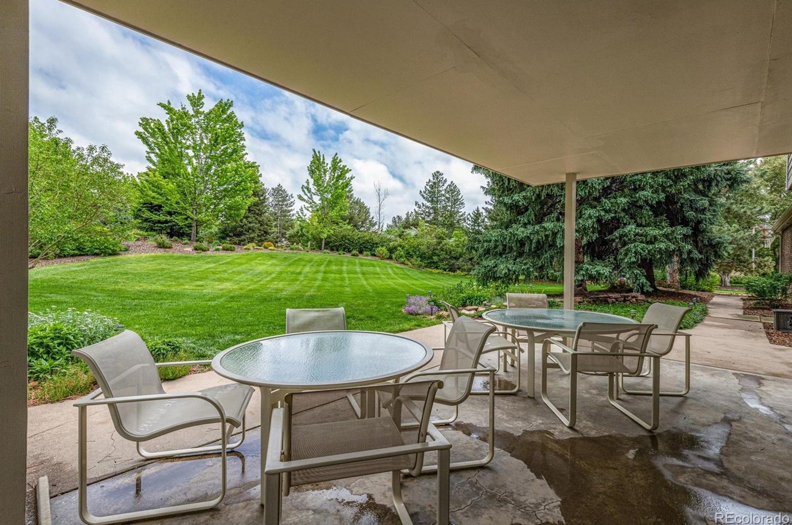 5698 Green Oaks Dr, Littleton CO 80121-1327 exterior