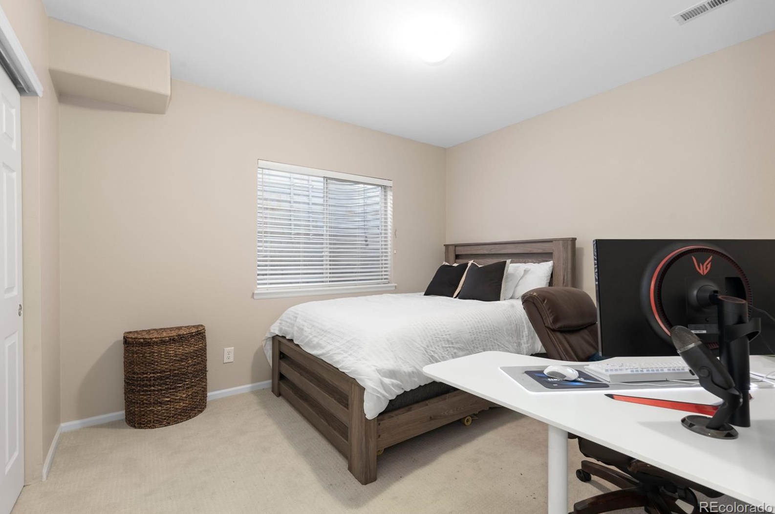 9275 Desert Willow Rd, Littleton CO  80129-5719 exterior