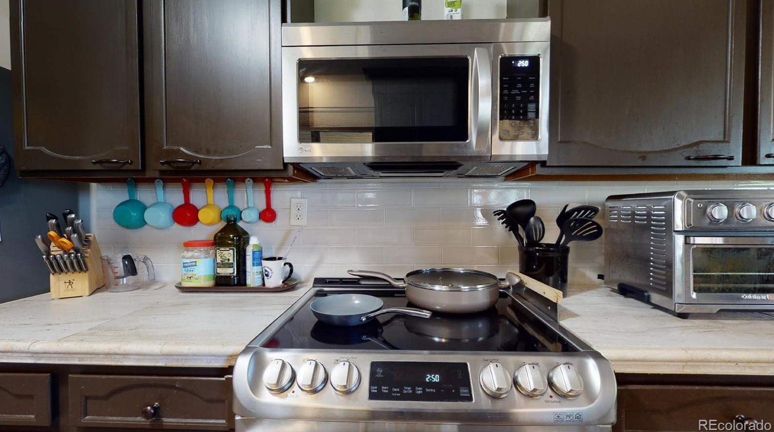 8322 70th Pl, Arvada CO  80004-1827 exterior