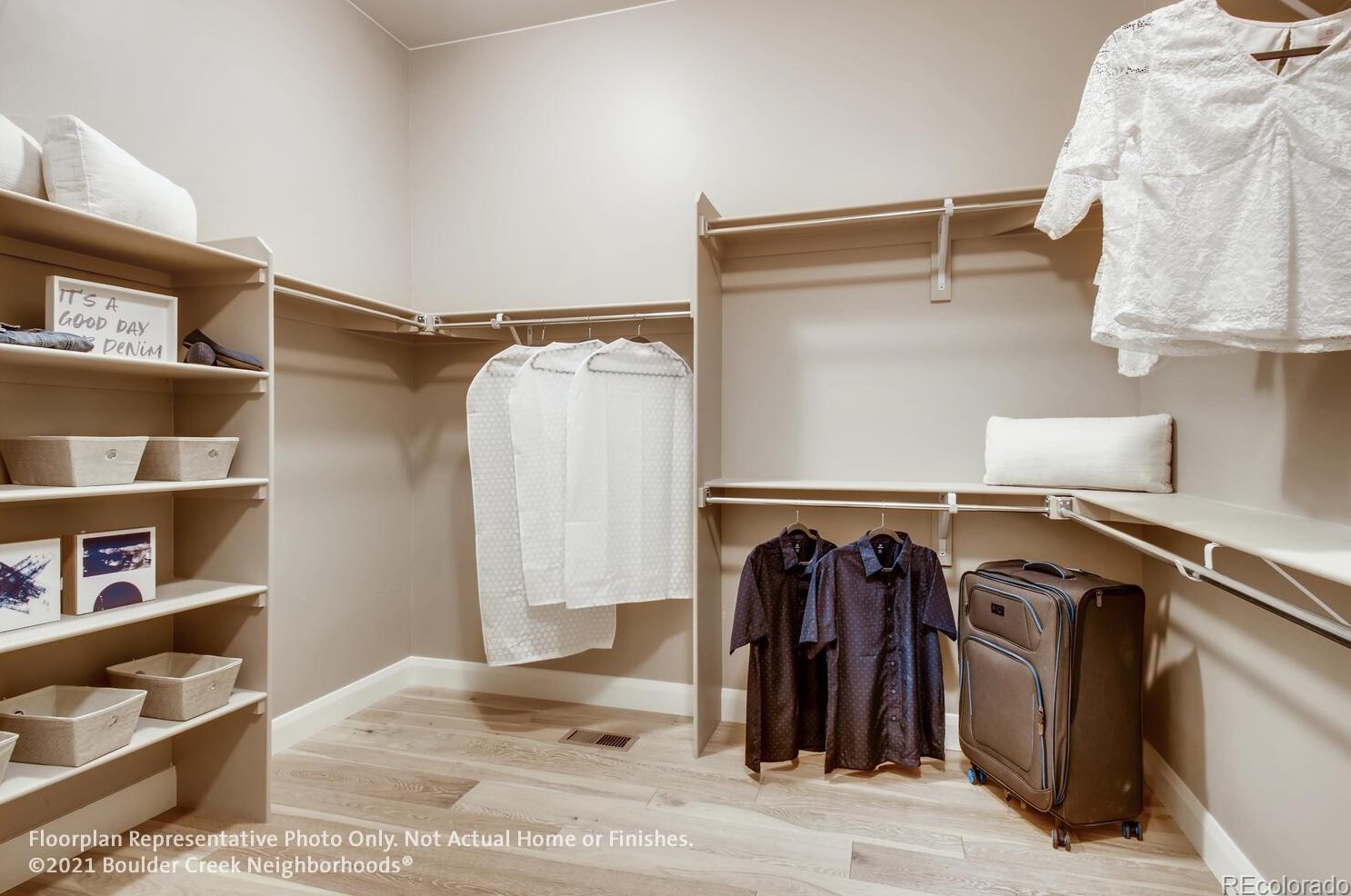 10232 Cooper Dr, Littleton CO 80127-4863 exterior