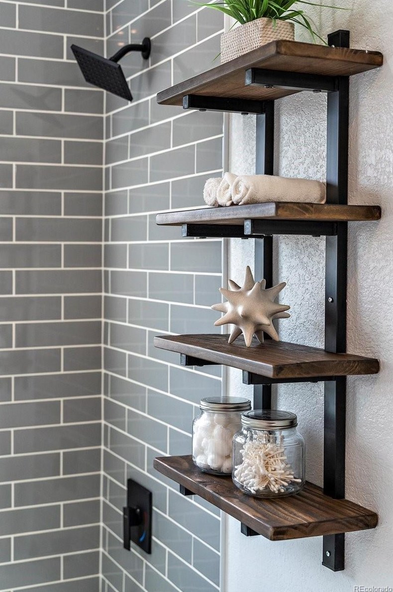 6060 Ames St, Arvada CO  80003-5214 exterior