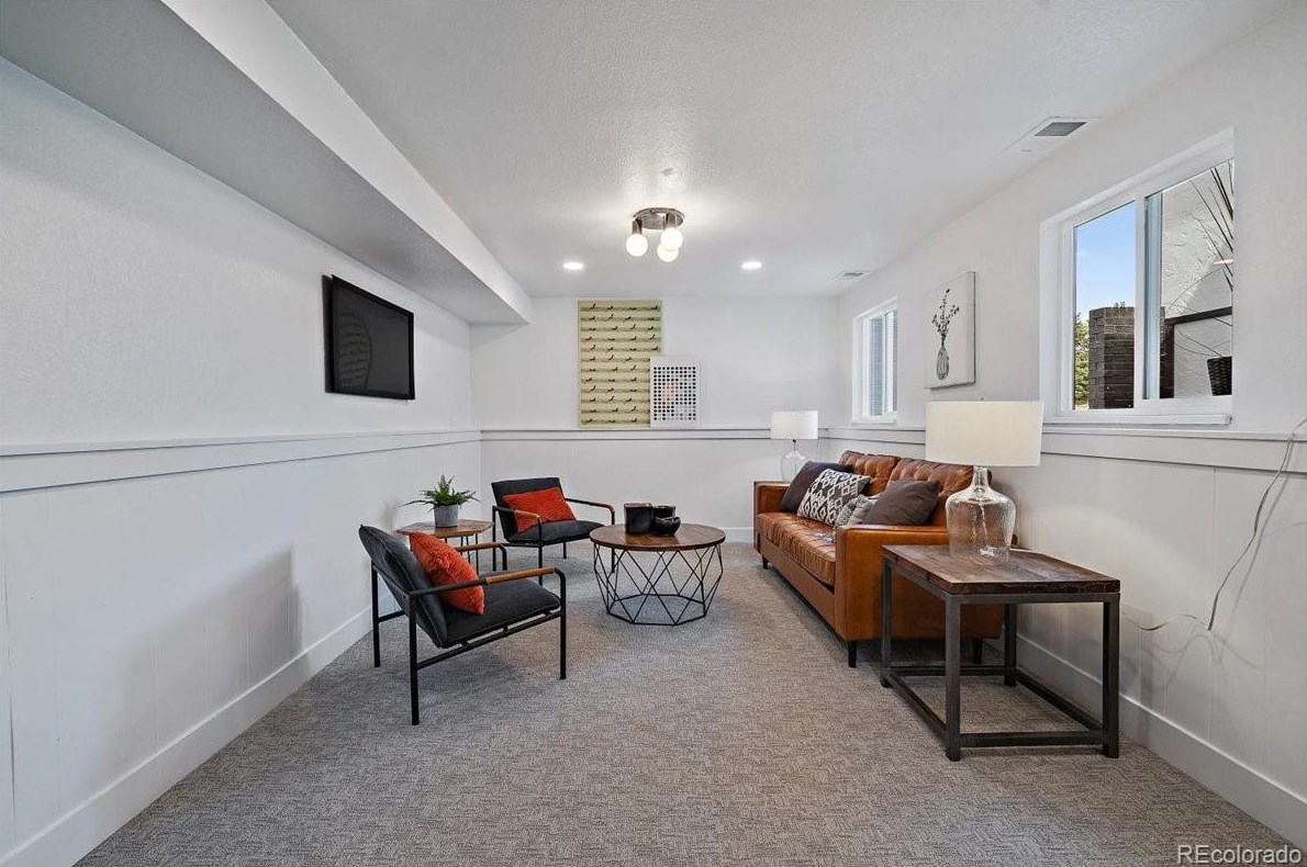 6060 Ames St, Arvada CO  80003-5214 exterior