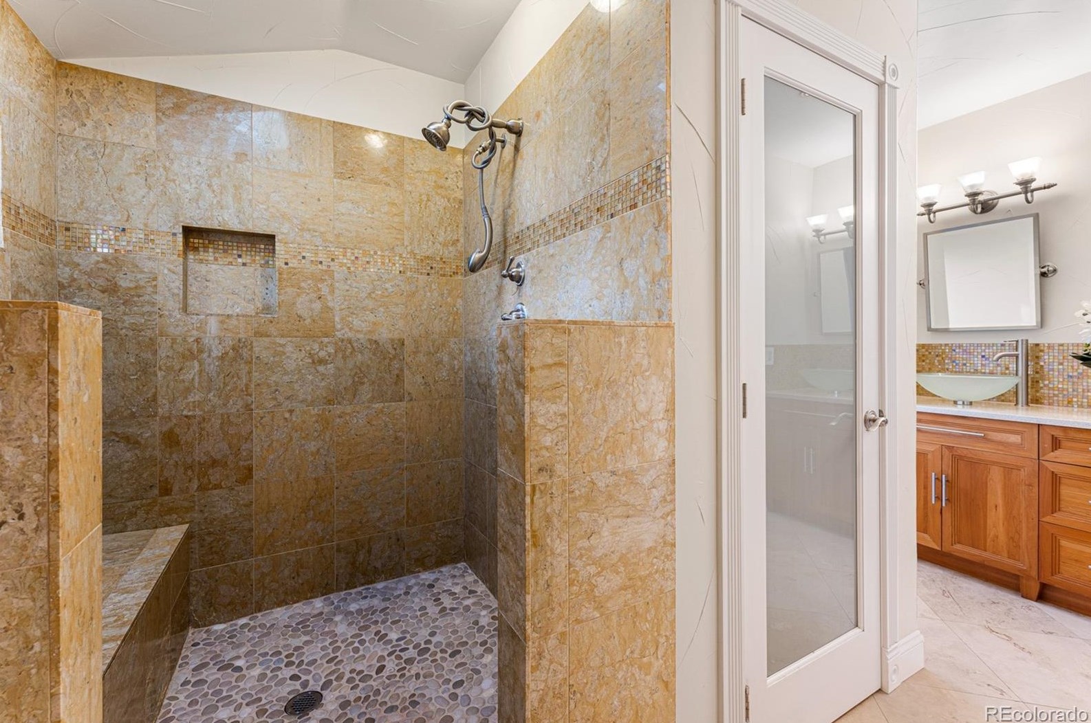 1498 Green Oaks Dr, Littleton CO 80121-1327 exterior