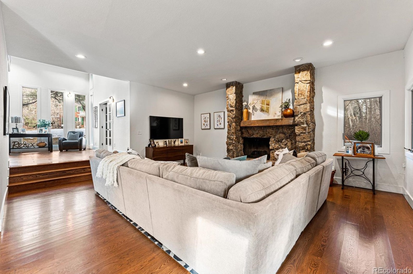 1498 Green Oaks Dr, Littleton CO 80121-1327 exterior