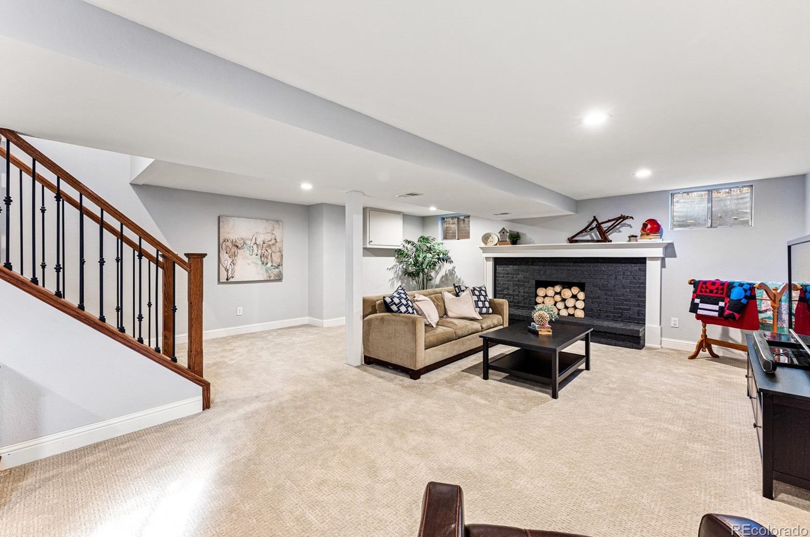 1498 Green Oaks Dr, Littleton CO 80121-1327 exterior