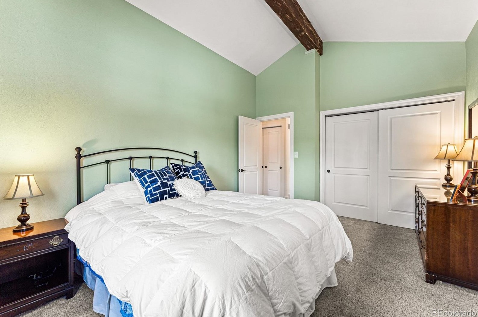 1498 Green Oaks Dr, Littleton CO 80121-1327 exterior