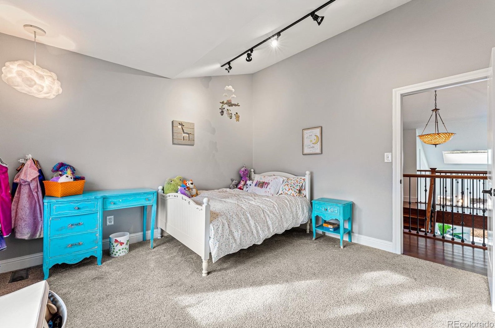 1498 Green Oaks Dr, Littleton CO 80121-1327 exterior