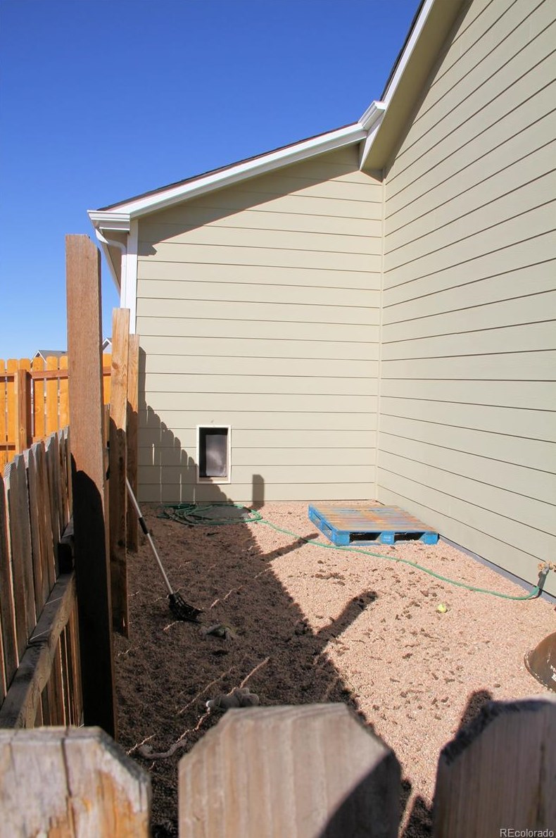 519 2nd Ave, Deer Trail CO  80105-8012 exterior