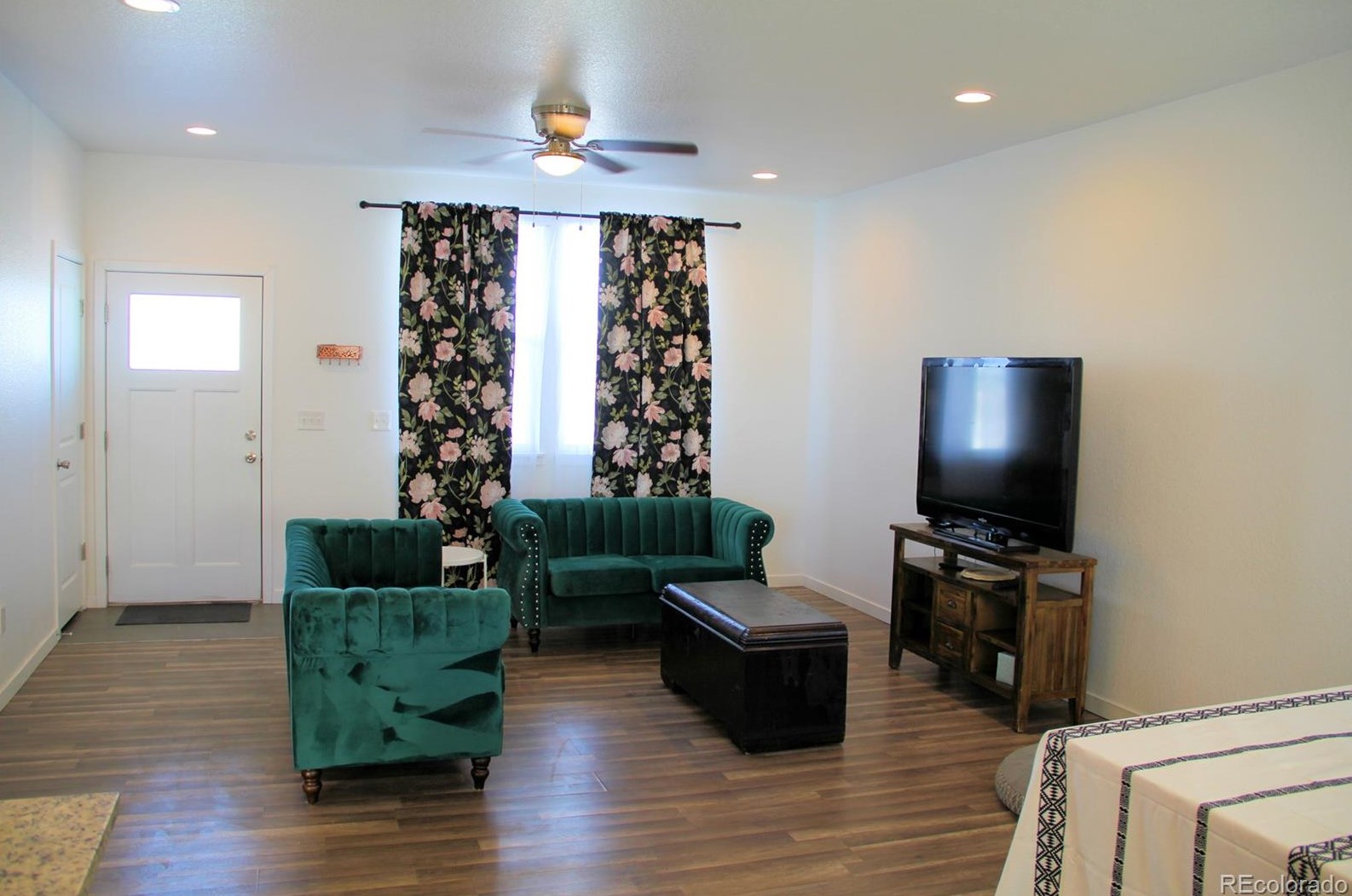 519 2nd Ave, Deer Trail CO  80105-8012 exterior