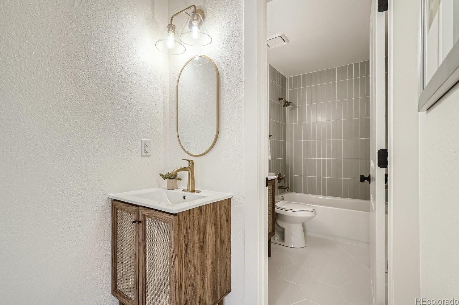 5250 Cody St, Arvada CO  80002-3428 exterior