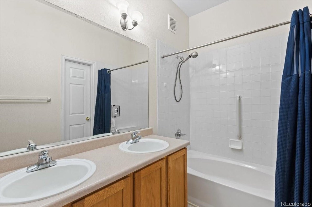 128 Sterne Pkwy, Littleton CO 80120-3839 exterior