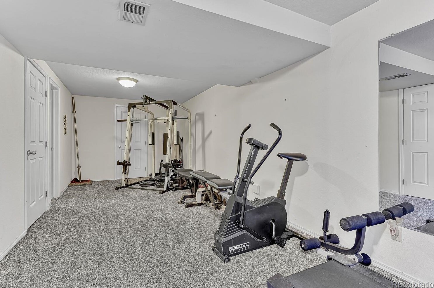 6832 Swadley Ct, Arvada CO  80004-2562 exterior