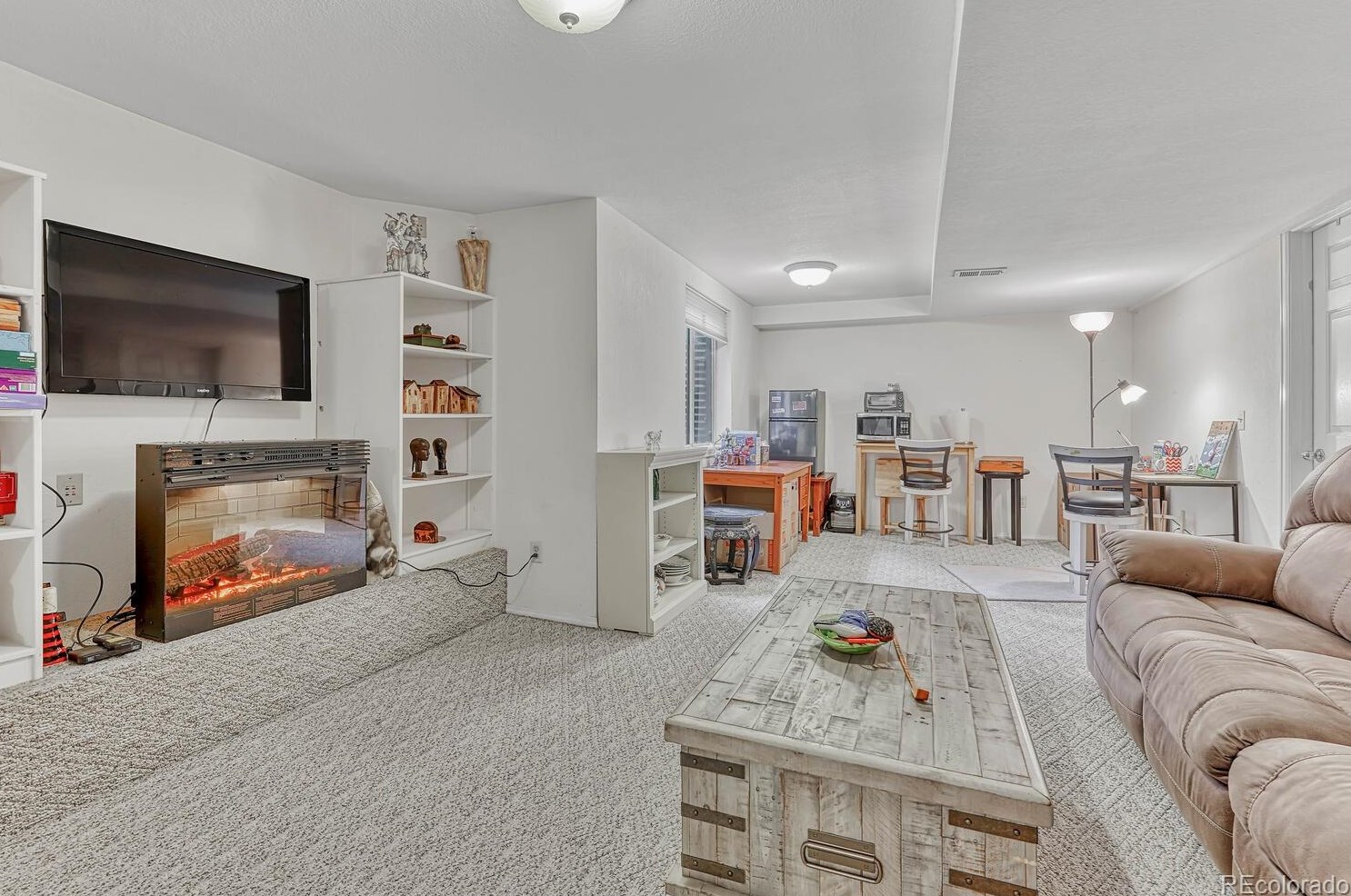 6832 Swadley Ct, Arvada CO  80004-2562 exterior