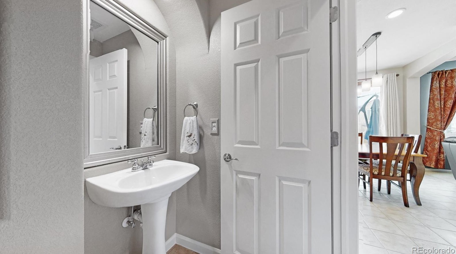 4972 Zephyr St, Littleton CO 80128-6929 exterior