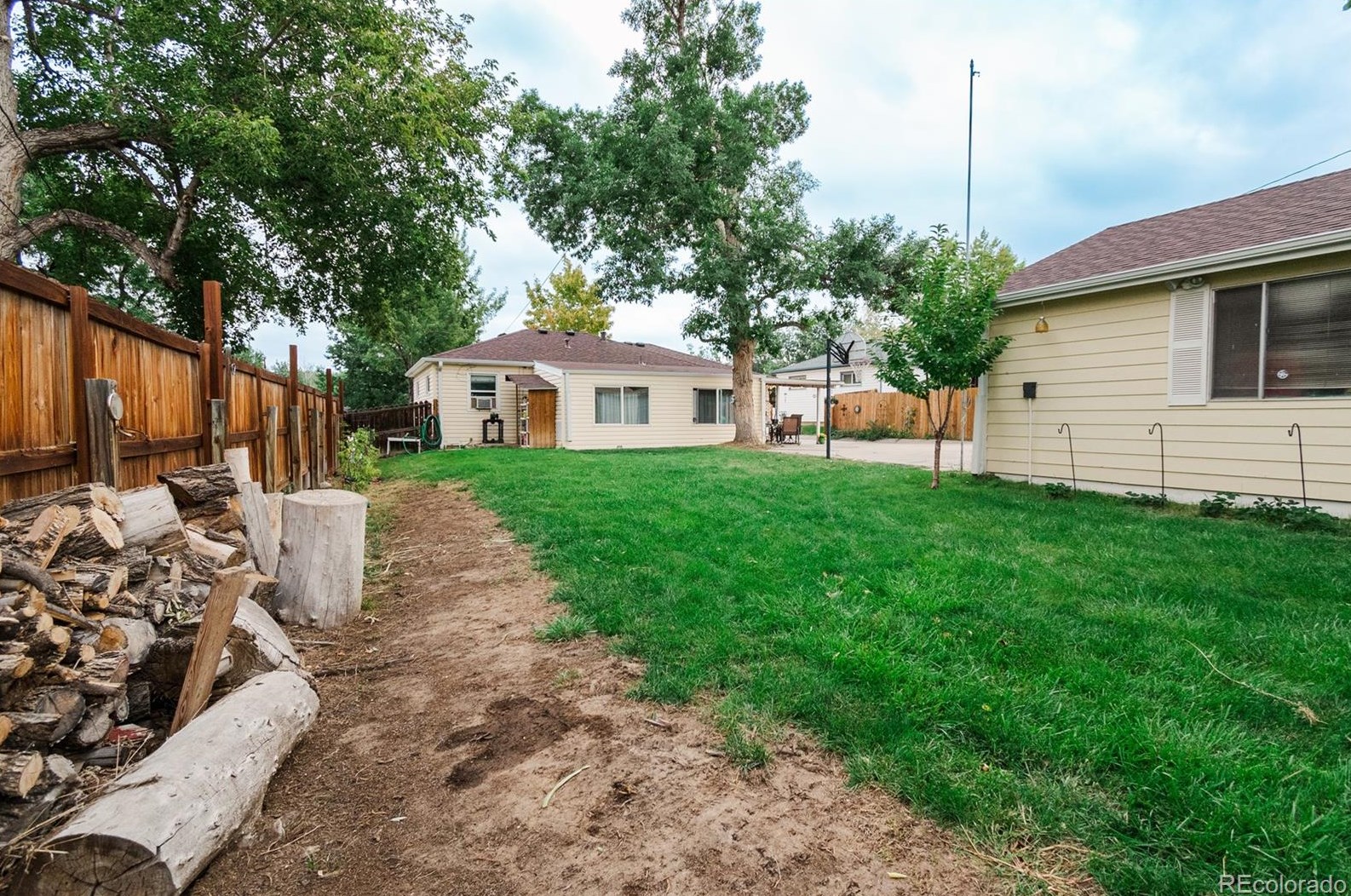 5241 Sherman St, Littleton CO 80121-1034 exterior