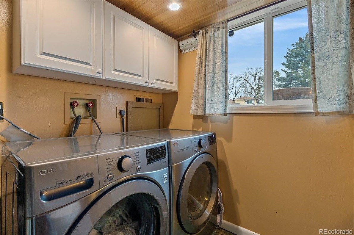 6534 Garland Way, Littleton CO 80123-3122 exterior