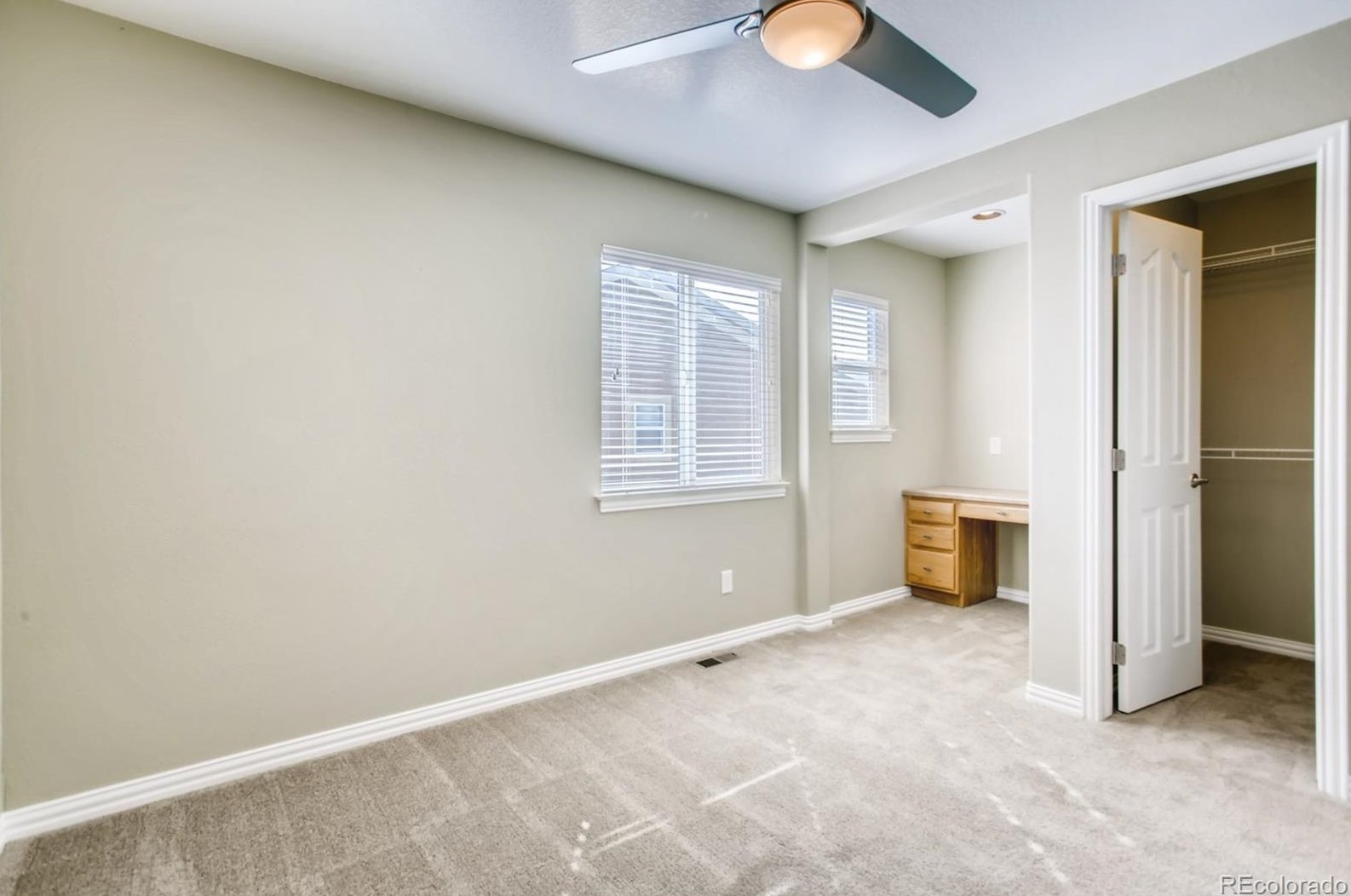 3077 Fox Sedge Ln, Littleton CO 80126-7591 exterior