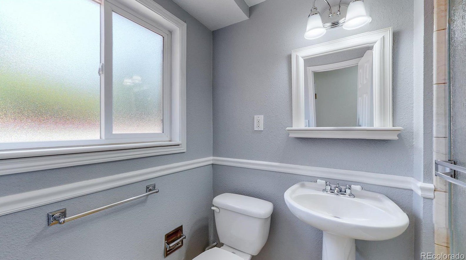 6964 Queen Cir, Arvada CO  80004-1371 exterior