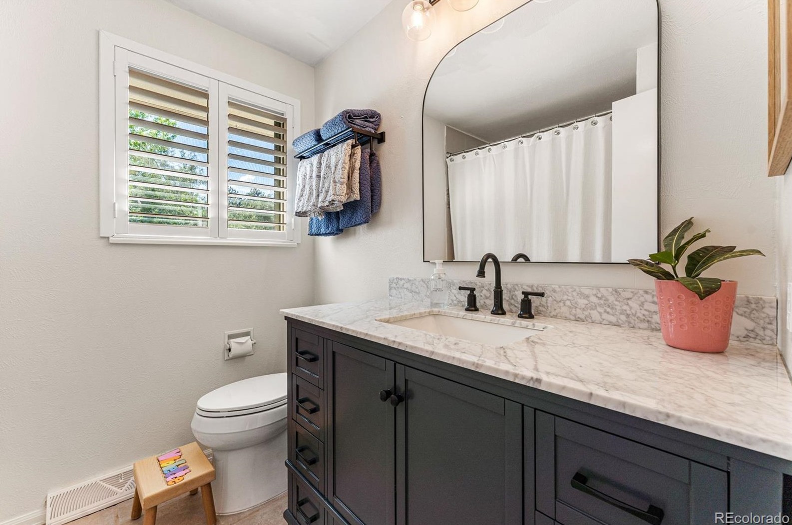 3802 Long Ct, Littleton CO 80123-2353 exterior