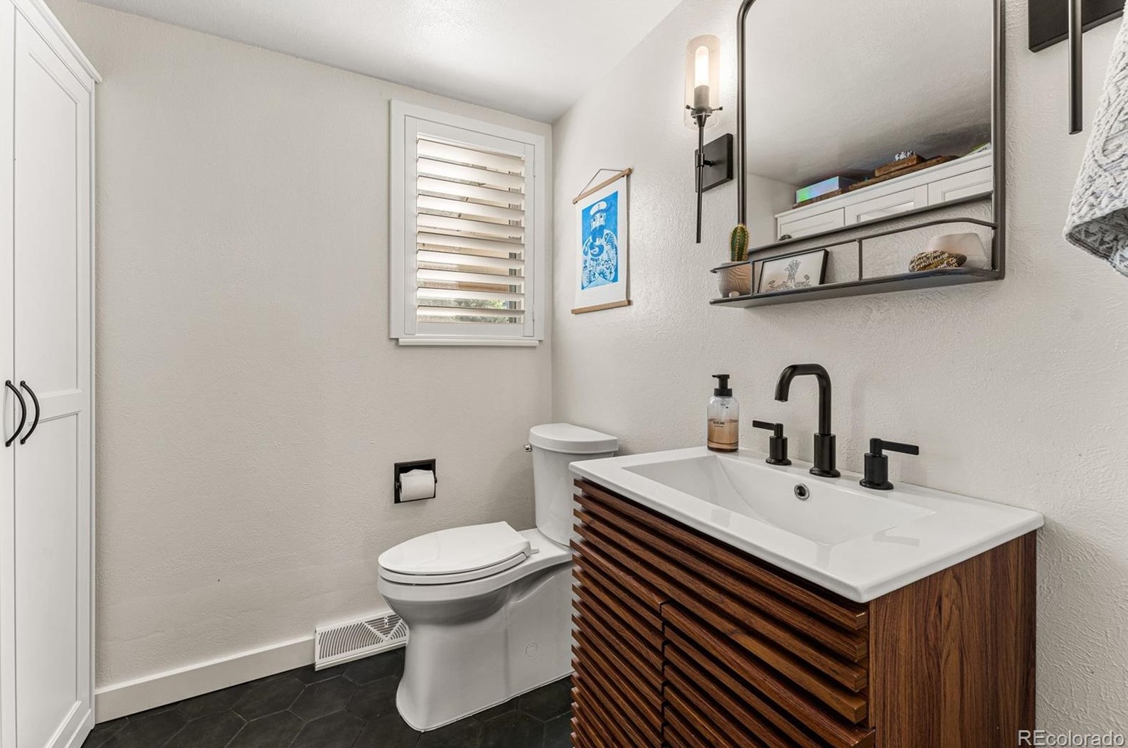 3802 Long Ct, Littleton CO 80123-2353 exterior