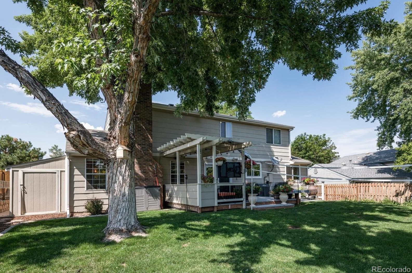 8966 Geddes Pl, Littleton CO 80128-4109 exterior