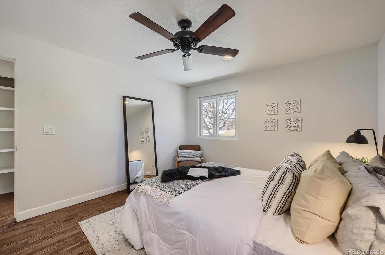 5902 Chestnut Ave, Littleton CO  80128-6045 exterior