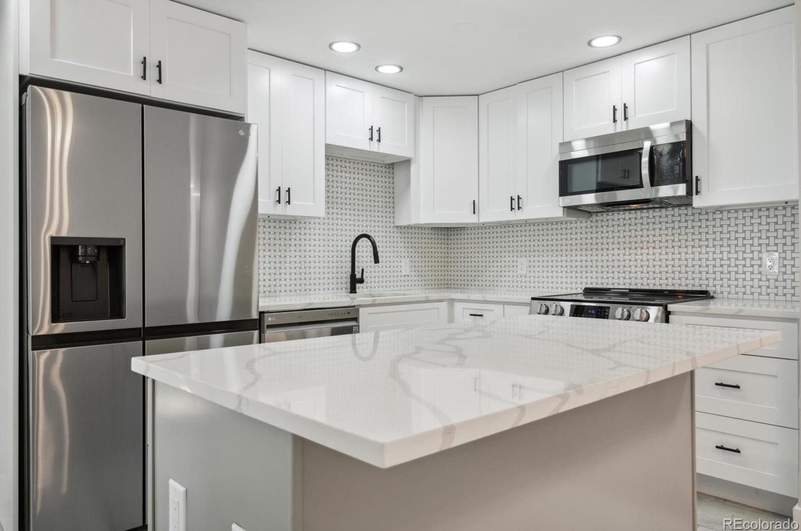 5933 Estes Ct, Arvada CO  80004-5447 exterior