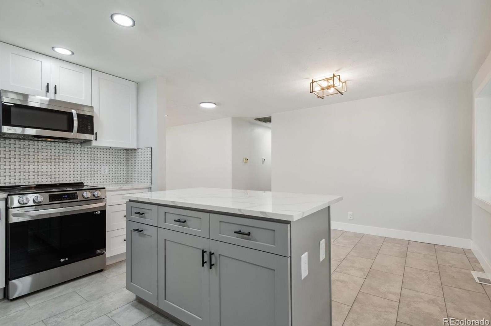 5933 Estes Ct, Arvada CO  80004-5447 exterior