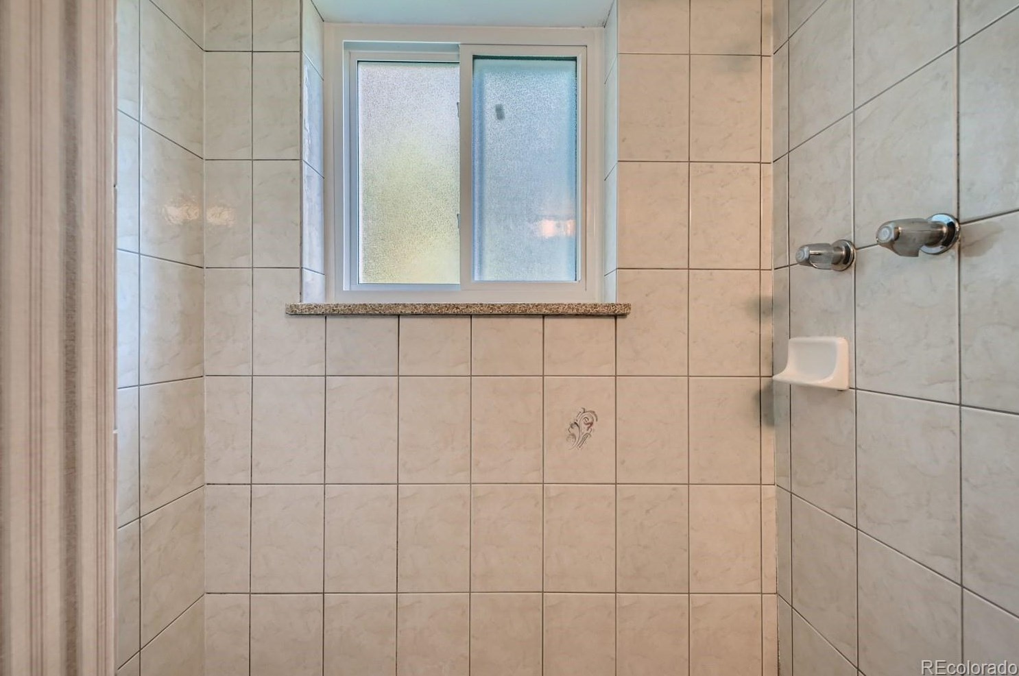 3361 Maplewood Ave, Littleton CO 80121-2823 exterior