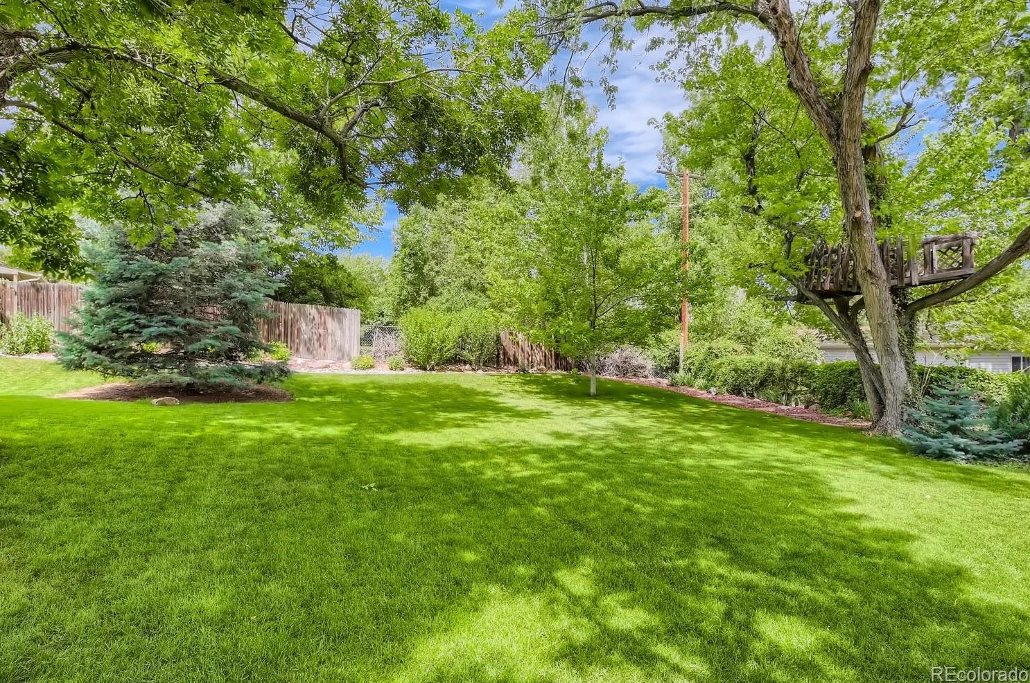 3361 Maplewood Ave, Littleton CO 80121-2823 exterior