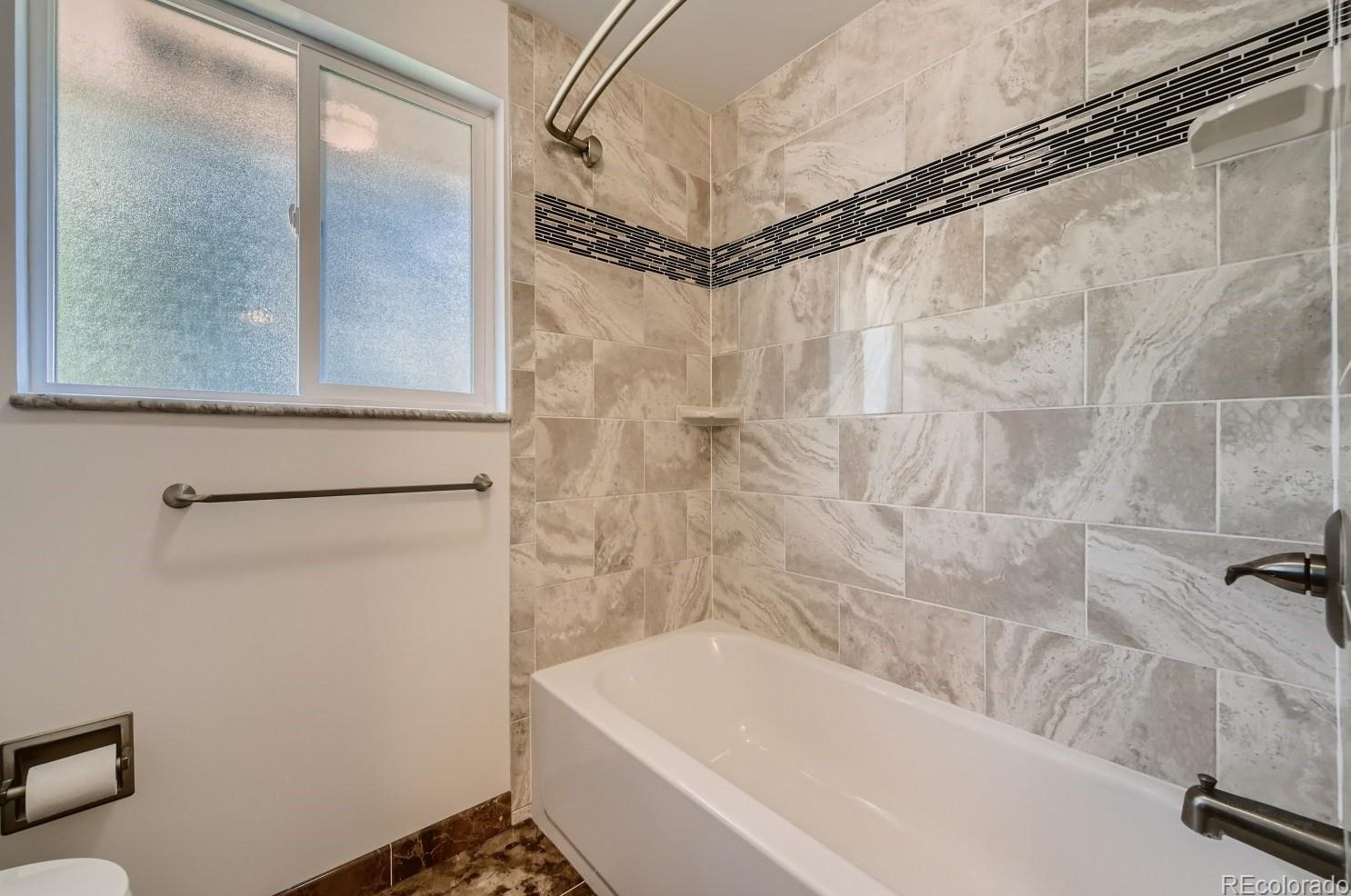 3361 Maplewood Ave, Littleton CO 80121-2823 exterior