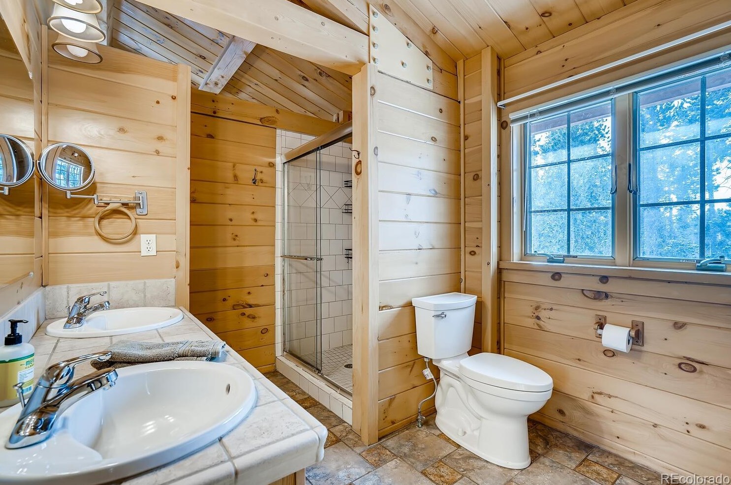 1275 Ldg Pole Dr, Arvada CO  80422-8995 exterior