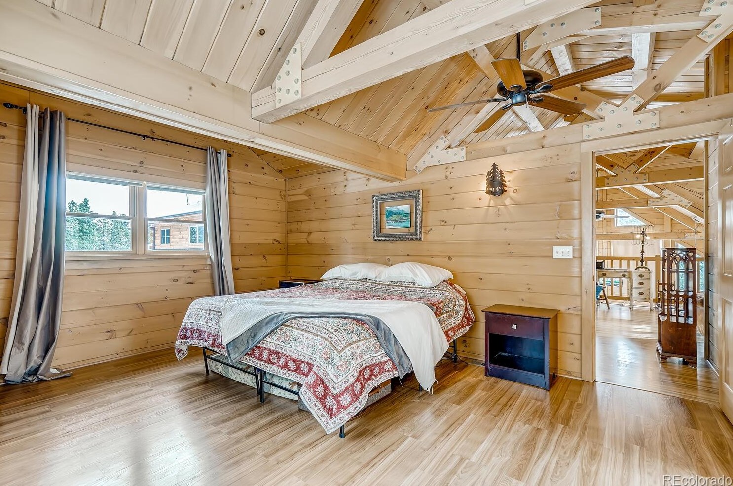 1275 Ldg Pole Dr, Arvada CO  80422-8995 exterior