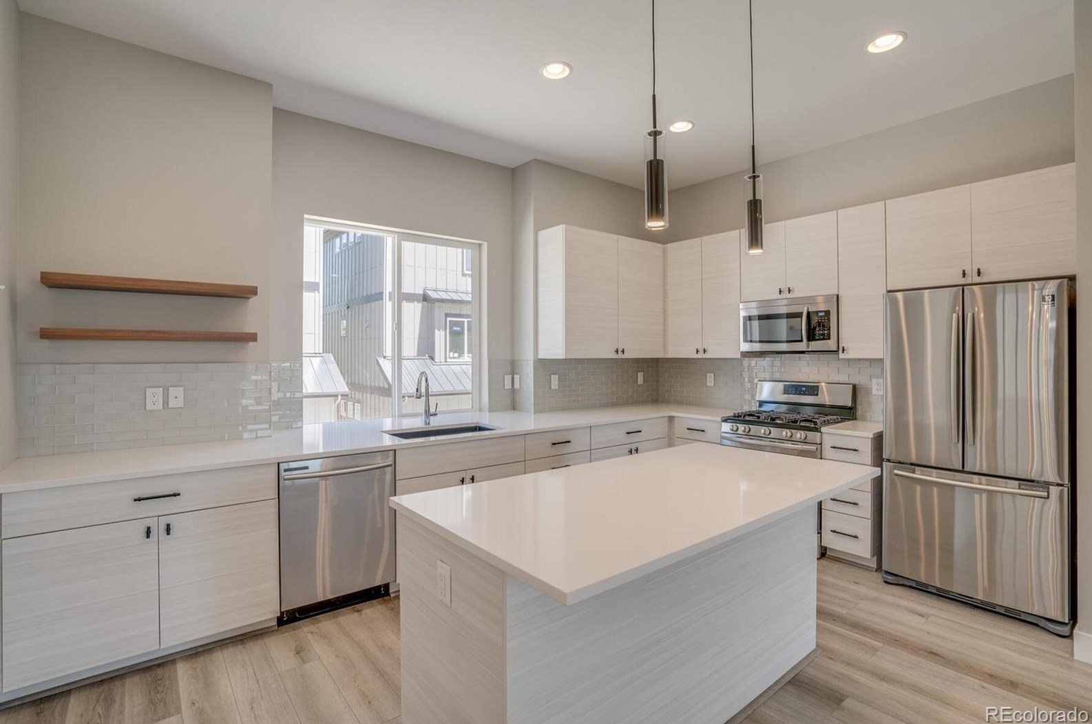 6019 Benton St, Arvada CO  80003-5241 exterior