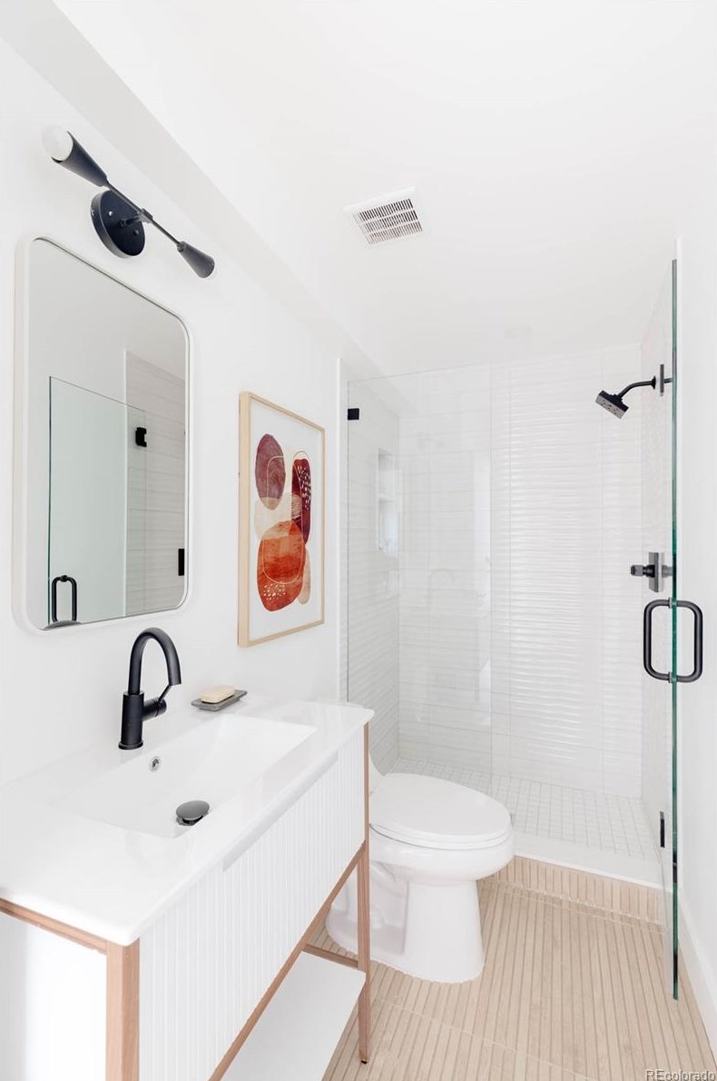 6052 Aberdeen St, Littleton CO  80120-2707 exterior