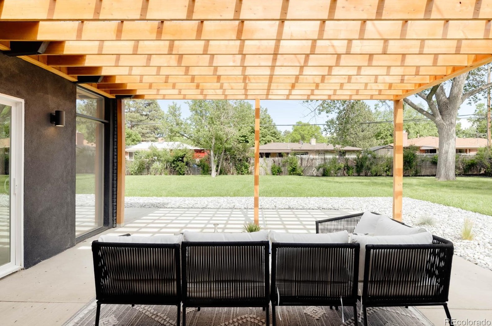 6052 Aberdeen St, Littleton CO  80120-2707 exterior